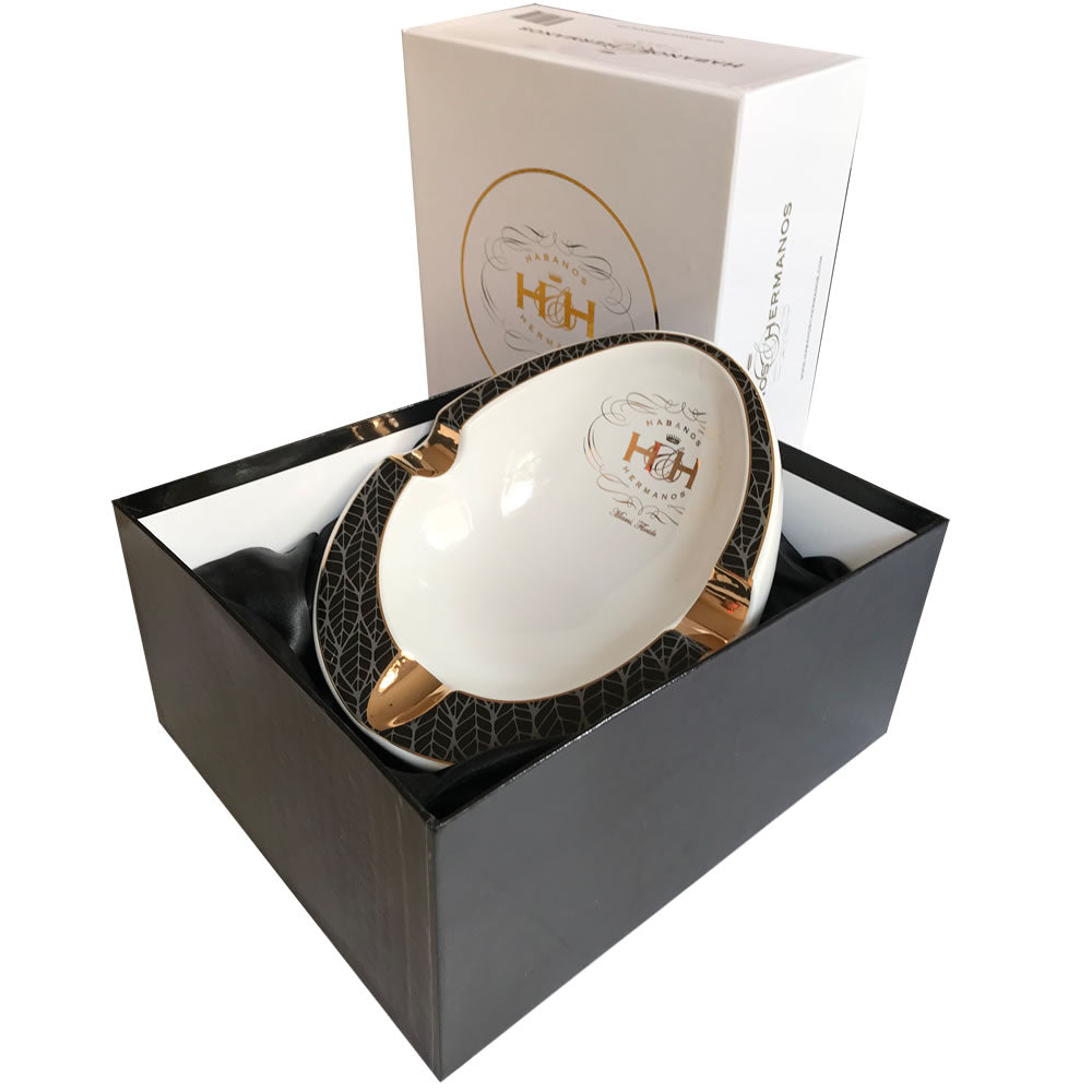 Insignia Collection - Cigar Ashtray - White Oval - 7 1/2 x 9 x 4 1/2