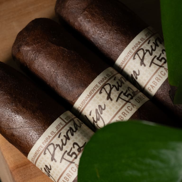 Drew Estate Liga Privada T52 Flying Pig - 3x60 box of 12
